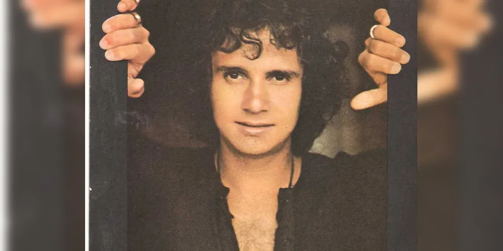 Em 1971, a Editora Abril lançou uma coleção de discos de 10’ com artistas brasileiros. Eles vinham dentro uma revista com dados e fotos sobre os cantores. Nascido em 19 de abril de 1941, em Cachoeiro do Itapemirim, Roberto Carlos foi número 18 desta coleção. Até o final da coluna há capas de revistas do ramo. Assim com seus anos de edição e abaixo o motivo da capa, ou assuntos tratados estão estampados. 