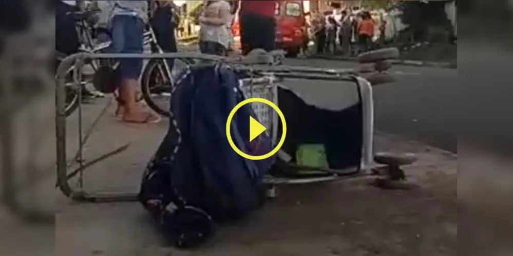 Imagem ilustrativa da imagem Motorista foge após atropelar carrinho com bebê