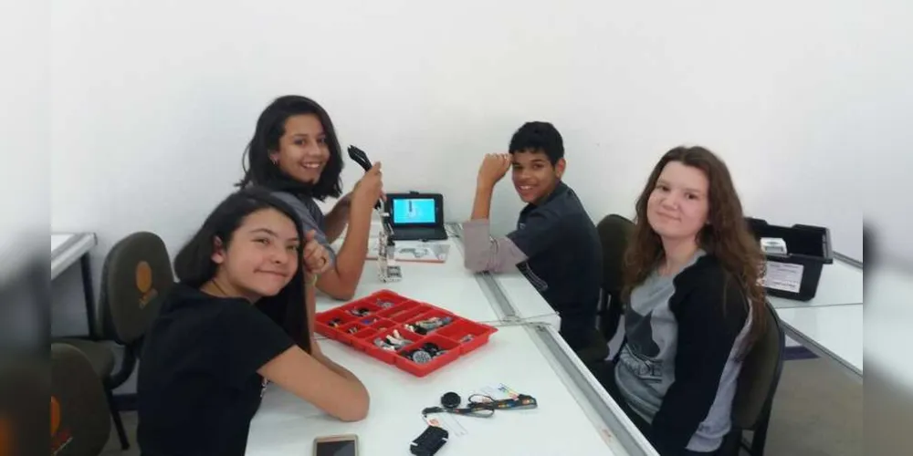 Imagem ilustrativa da imagem Colégio Ponta Grossa investe em aulas de robótica