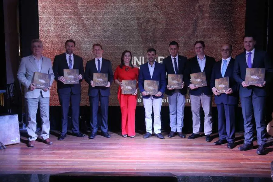 Autoridades do meio jurídico e lideranças políticas dos Campos Gerais marcaram presença no lançamento do Anuário do Direito de Ponta Grossa