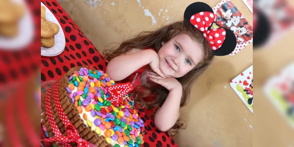A Manuella Sobrinho Albuquerque escolheu a Minnie Mouse como tema para sua festinha de 4 anos, que aconteceu no último sábado (5).