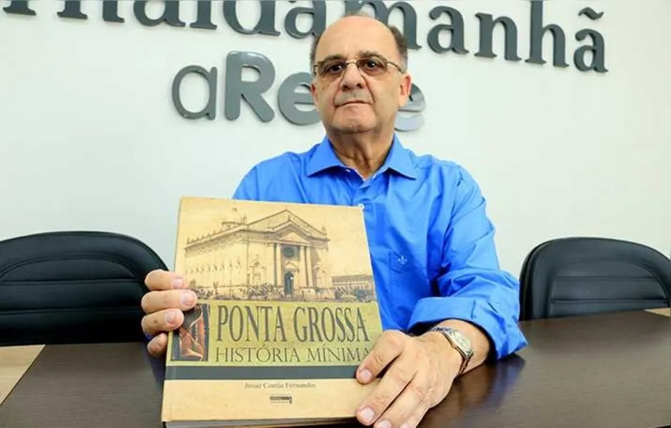 BRINDE A VIDA – O respeitado advogado Josué Corrêa Fernandes recebeu as felicitações pela passagem de seu aniversário na última quarta-feira (31). Josué também é pesquisador da história do Paraná, especificamente dos Campos Gerais. Da coluna RC os votos de felicidades.