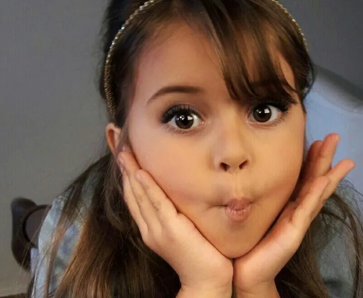 Cheia de charme e estilo, a linda Mariana Kautck, filha de Naiana e Marcelo Kautck, vai completar 7 anos nesta segunda-feira dia 26.