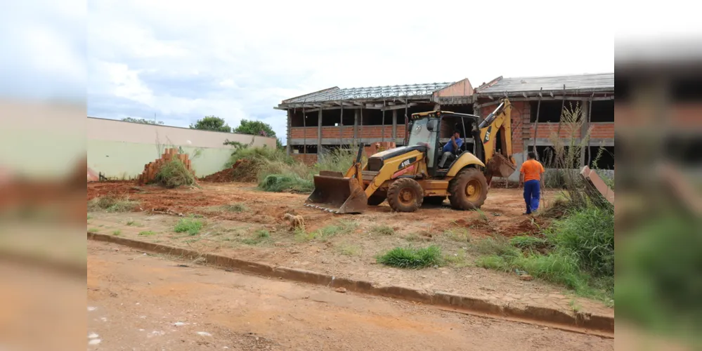 Escola Estadual Francisco Pires Machado começa a ser reconstruída para atender estudantes da região do Cará-Cará
