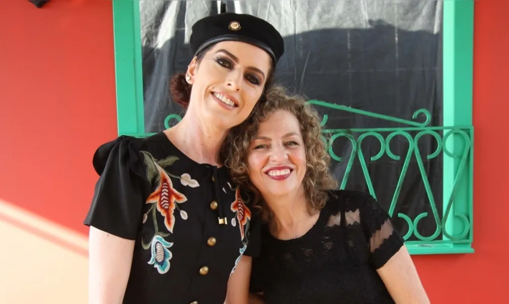 Renata e Cristina Donasolo, que interpretou com a autora a esquete teatral baseada no livro