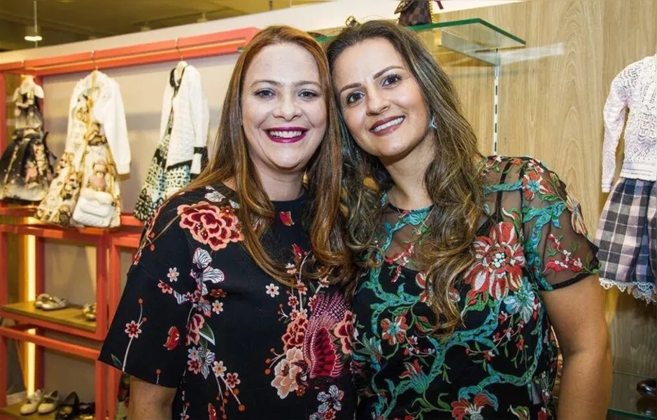 INAUGURAÇÃO - Aconteceu na última semana, a inauguração da loja Petit Pop, que traz uma diversidade de marcas para o público infantil e teen. No registro especial as proprietárias, Gerlaine Sampaio Sena e Kelen Norona Trevisan.