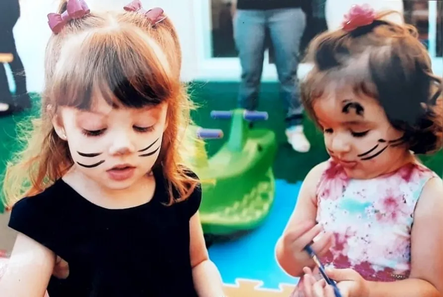 Olívia Messias, filha de Tibiniçá e Silvia Messias e Laura Messias, filha de Itainá e Raquel Messias, fazem aniversário neste mês. Olívia completa 3 anos no dia 25 e Laura completou 2 anos no último dia 23. Parabéns!
