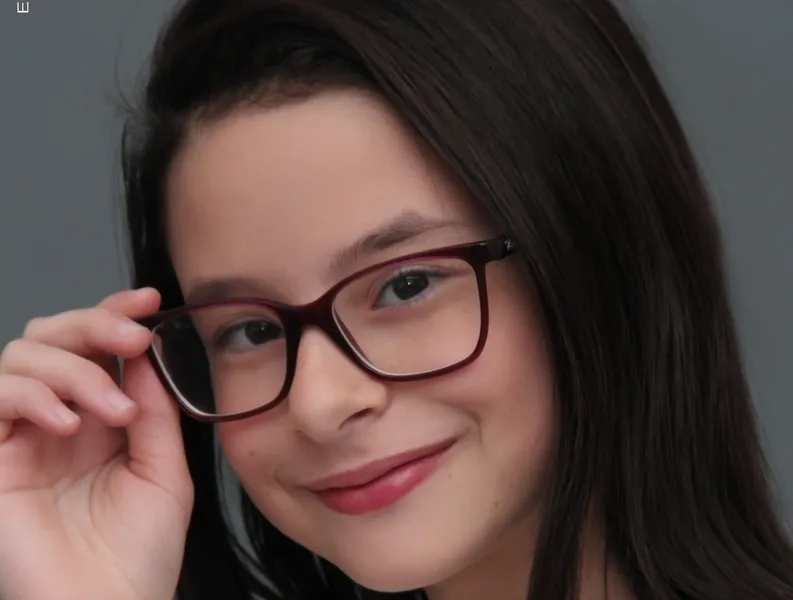 : Julia Kikina será muito cumprimentada pelos seus onze anos, nesta terça feira (28/08). É destacada aluna do Colégio Sepam, filha do casal Mislaine e Dr. Ricardo Kikina. Parabéns!