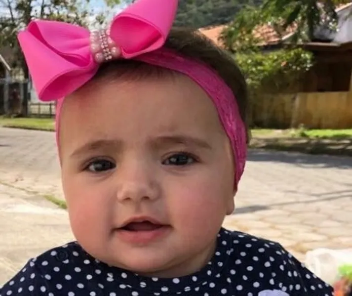 Maria Eduarda Parucker também é puro estilo! A pequena é filha de Eduardo Parucker e Thais Cury.