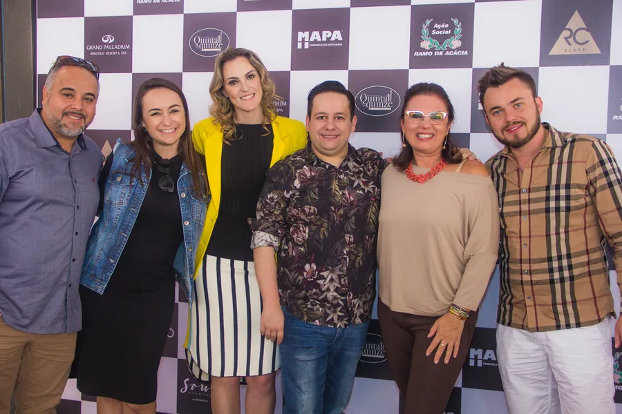 Juarez Soares, Maria Priscila Nabozni, Valeska Bobato, este colunista, Flavia Barrichello e Sergio Pereira