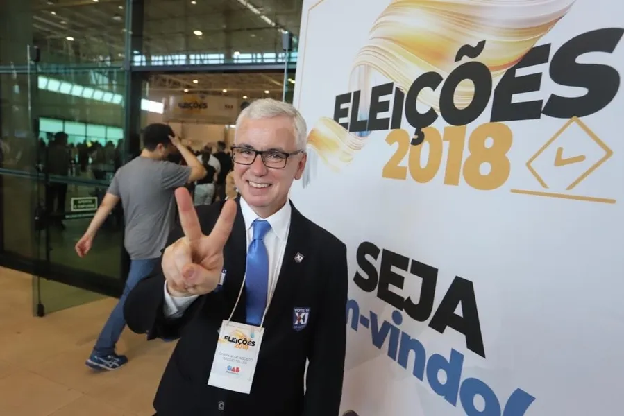 XI de Agosto vence as eleições na OAB do Paraná
