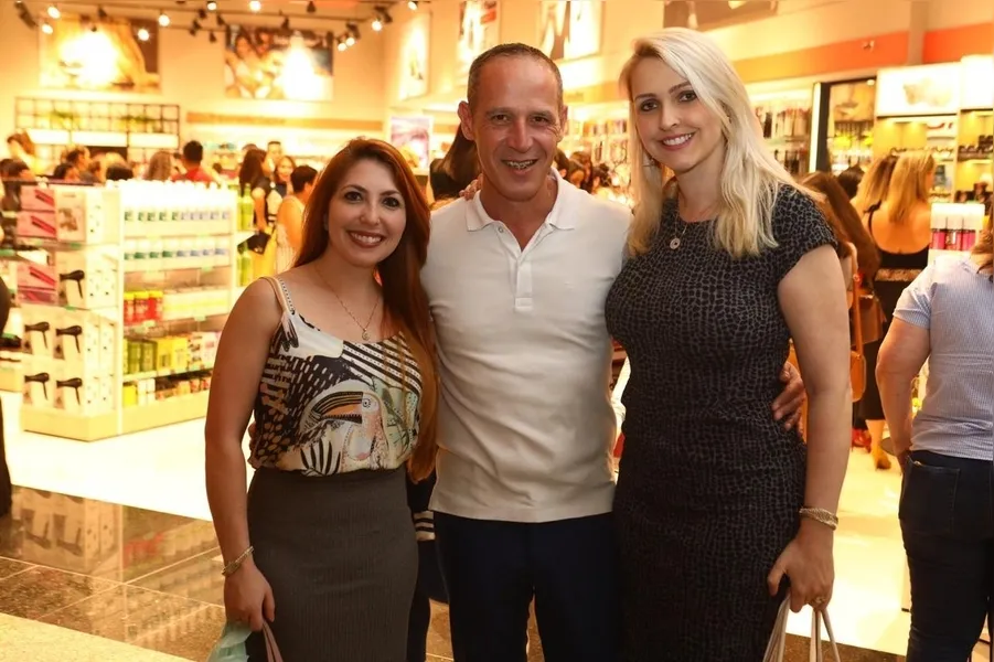 Fernanda Dutra, José Carlos Almeida e Cynthia Sá Spósito