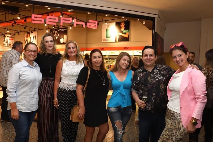 Maura Muller, Valeska Bobato, Edna Giostri, Nida Ribeiro, Ligi Malfatti, este colunista e Priscila Jaronski