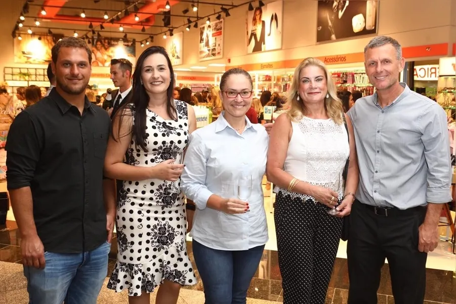 Lucas Fadel, Kátia Jensen, Maura Muller, Edna Giostri e Douglas Karpe