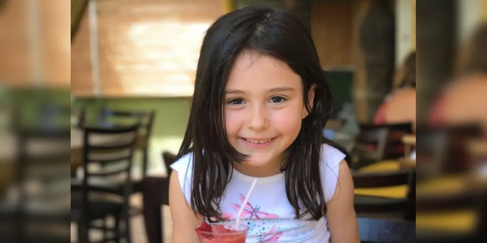 A pequena Catarina, filha de Paloma Rossi, também gosta muito de posar para a mamãe!