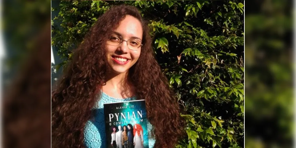 Aluna da 2ª série do Ensino Médio do Colégio Sepam, Alexia Liz, de 16 anos, acaba de lançar seu primeiro livro