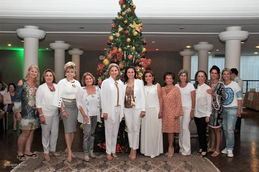 Natal Ponta-Lagoa: verdadeiramente celebrado no salão majestoso!