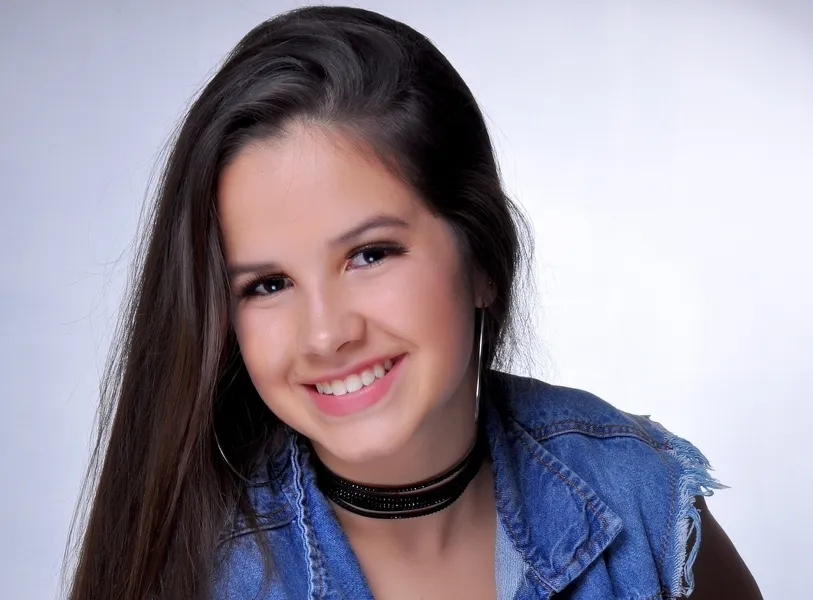 BDAY - A graciosa Maryana Scorsim Mattos irá celebrar ao lado de familiares e amigos, a chegada de seus 15 anos no próximo sábado (15). Da coluna RC os votos de felicidades e sucesso.