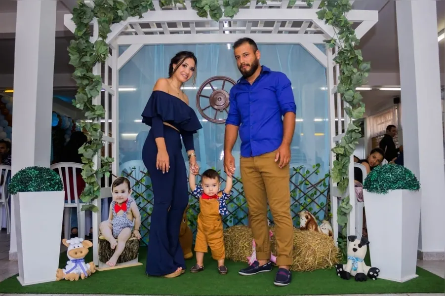 Heitor Leiria, filho de Luana Rodrigues João Elton Leiria, completou seu primeiro aninho no último dia 26. Parabéns!