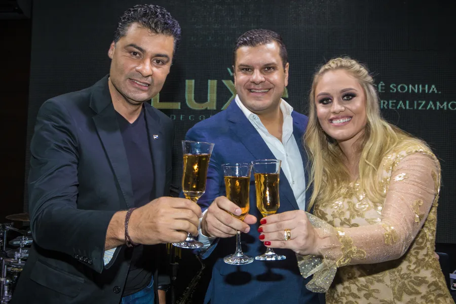 ABRIL:
Inauguração Luxe Decorações.