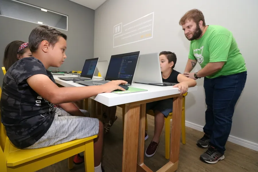 Aprendizado. Em poucas aulas, pais percebem melhora no foco e criatividade dos filhos.