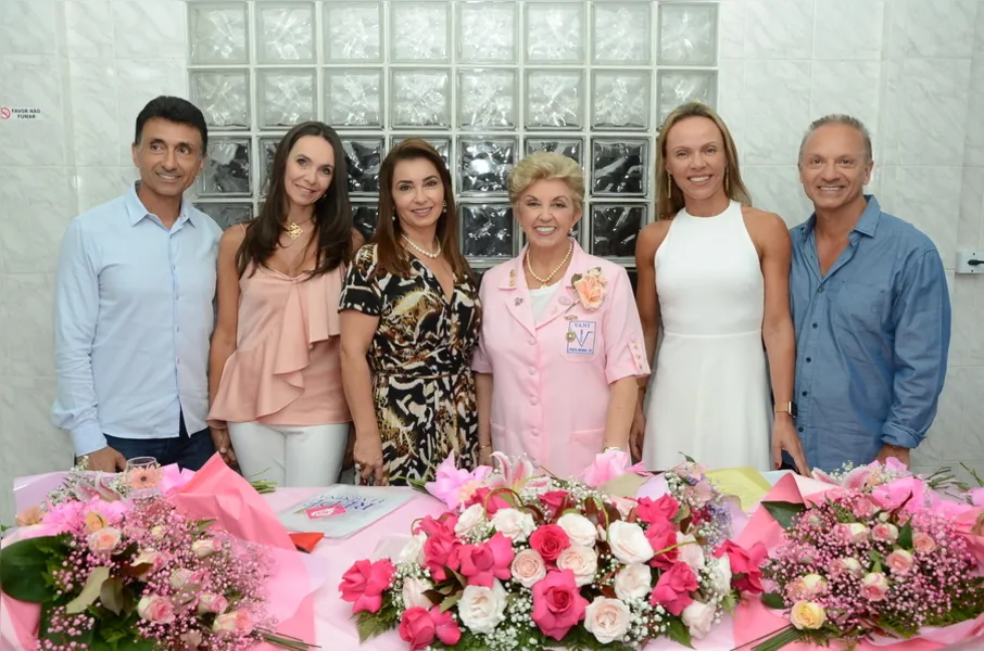 A família da nova presidente Vani  Quadros Fadel  prestigiaram a solenidade, Marcelo Fadel e Elke,
Milane Fadel Barbur , Patricia e Dr. Paulo Gilberto Jorge Fadel.