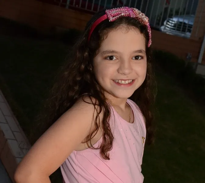 Maristela Binotto Ribas, filha do casal Stela Maris Binotto Ribas e Osmário de Souza Ribas e tem oito anos de pura alegria. 