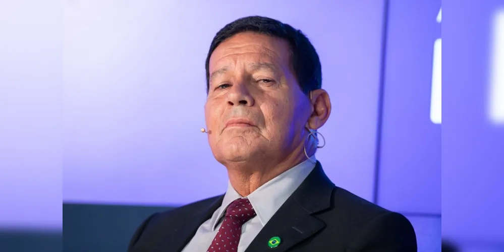 Vereador sugere cidadania honorária a General Mourão | Jornal da Manhã - O  mais influente dos Campos Gerais