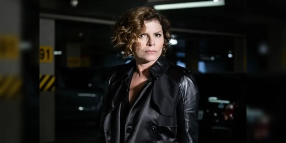 Está definida a escalação de Débora Bloch como protagonista da série ‘Segunda Chamada’, de Julia Spadaccini e Carla Faour. Exibição prevista para outubro, o que, noves fora, significa que até lá Debora não irá se envolver em nenhum outro trabalho.