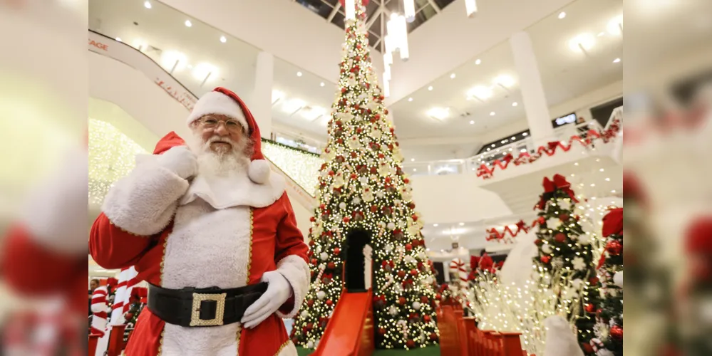 A visitação ao Trono do Papai Noel no Shopping Palladium segue até o dia 23 das 10h às 22h.