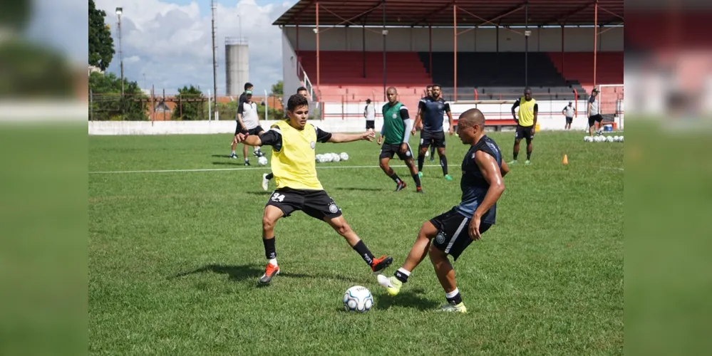 Equipe fez a última atividade antes da partida no Guarani nesta sexta-feira (4)