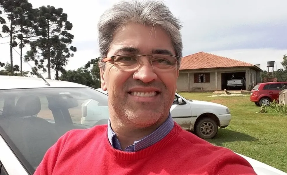 NIVER- Noel Kostiurezko foi muito cumprimentado pela passagem de seu aniversário na última segunda-feira (11). A data foi celebrada ao lado de seus familiares. Da coluna RC os votos de alegrias e sucesso.