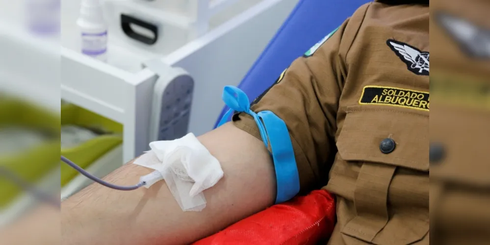 Policiais do 1º BPM participam durante todo o dia de doação coletiva de sangue