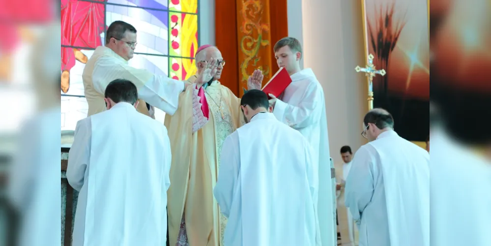 Imagem ilustrativa da imagem Diocese ganha três novos diáconos   
