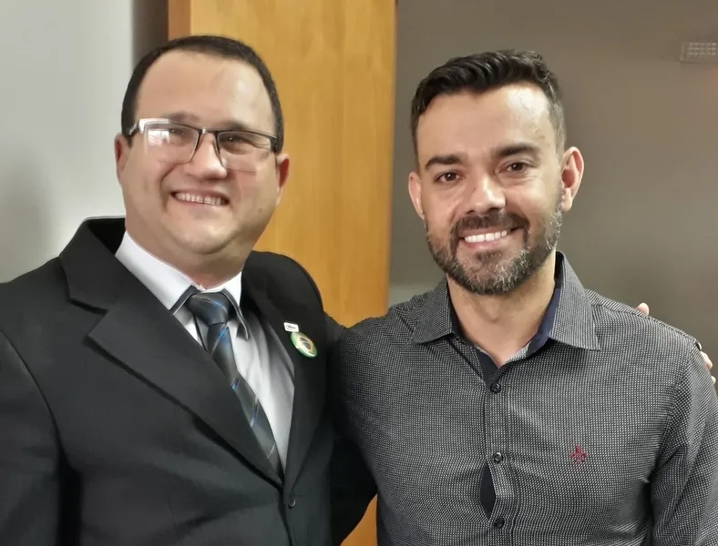 Otacílio dos Santos (gerente regional) e Eloir Rodrigues, (diretor do Jornal da Manhã e do portal aRede)