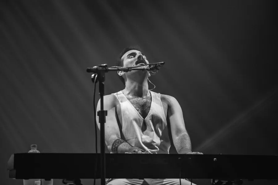 Queen Experience in Concert se apresenta no Teatro Marista no dia 21 de julho 