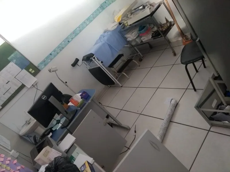 Ladrões entraram na Unidade Sady Macedo Silveira e vandalizaram o local, além de roubar um computador e fraldas geriátricas