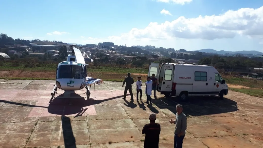 Vítima foi transportada para hospital em Curitiba em estado grave