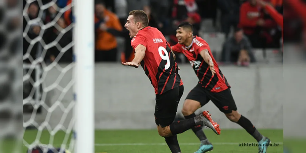 De cabeça, Marco Ruben marcou o gol da vitória do Furacão