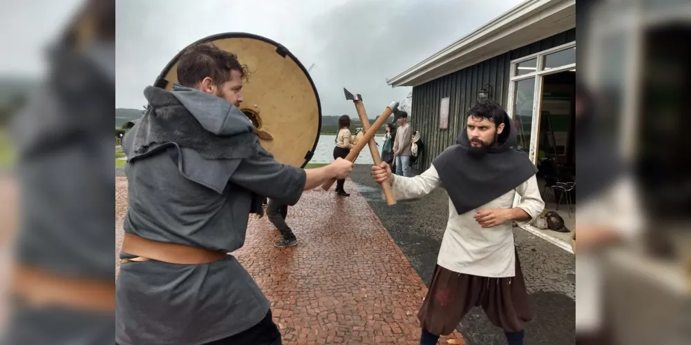 O evento foi realizado para atender aos voluntários da Feira Medieval que durante o evento cuidarão do espaço frísio.  