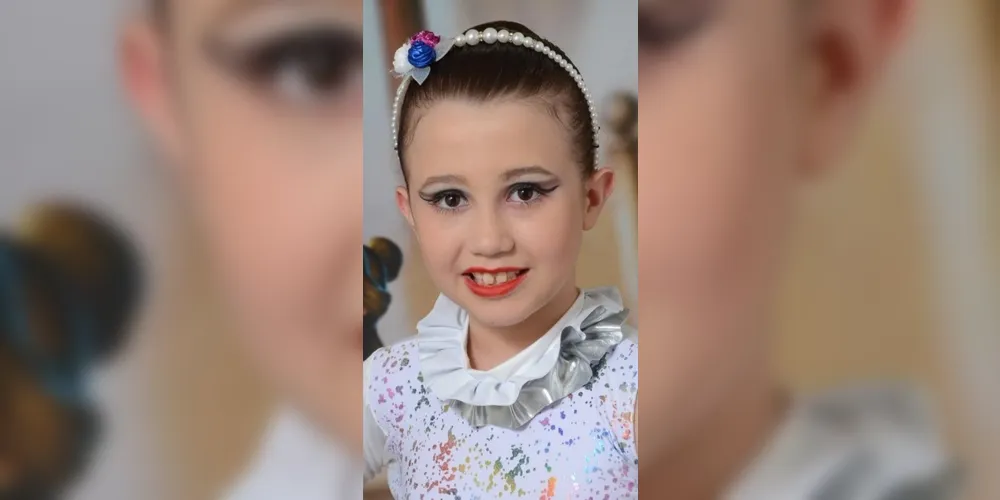 Luiza Ferreira Campagnoli, enfeitando nossa página com sua graça e beleza, é aluna do colégio Neo Master Positivo. Tem 09 anos, é filha do casal Adriana e Ciro Campagnoli. 