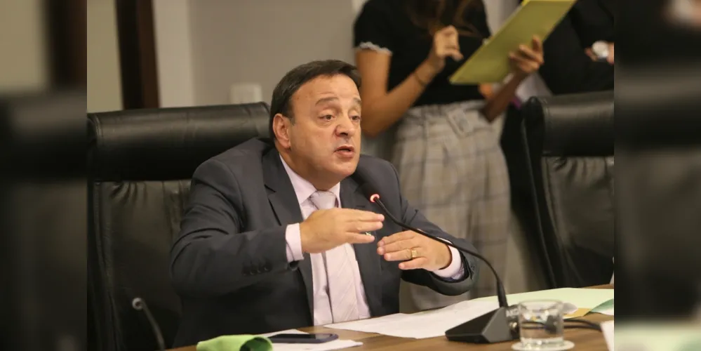 Líder do governo de Ratinho Junior na Assembleia revela que Estado pediu uma semana para apresentar nova proposta