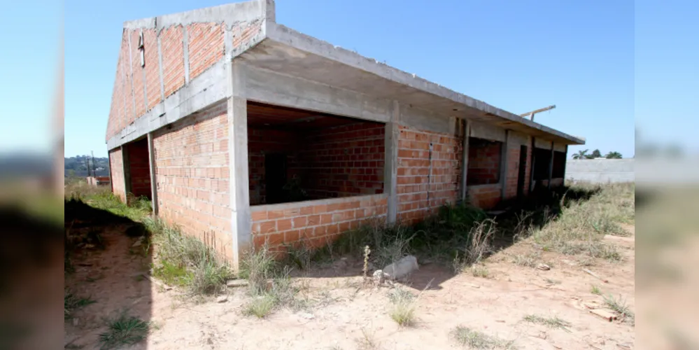 Paraná tem um total de 137 obras públicas  paralisadas em 72 municípios