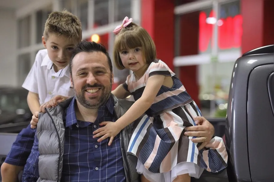 Misael Fuckner de Oliveira e seus filhos Murilo e Melissa Marques Fuckner de Oliveira