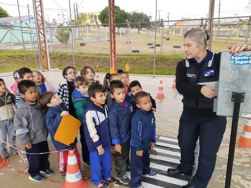 Escola de Trânsito visita CMEI e auxilia na aprendizagem