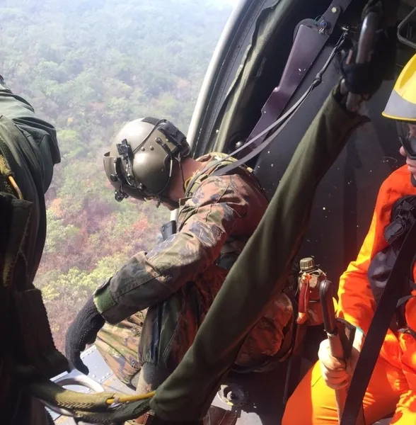 Bombeiros de PG combatem queimadas na Amazônia