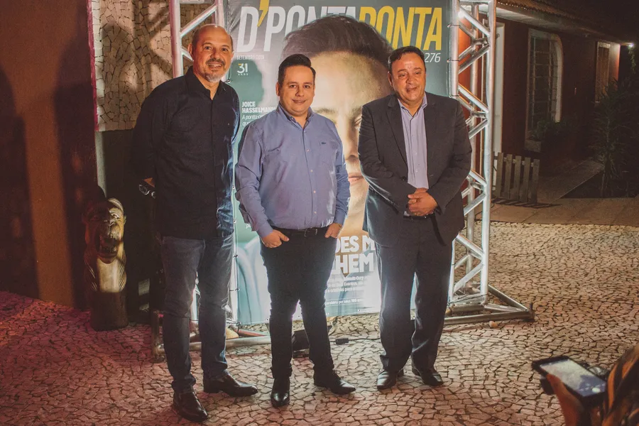 João Barbiero, este colunista e o deputado estadual Hussein Bakri
