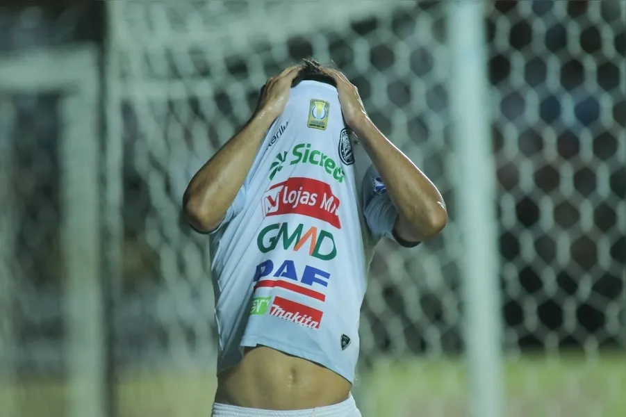 Alvinegro foi derrotado na noite desta terça-feira pelo Paraná Clube, por 1x0, pela 27ª rodada do Brasileirão da Série B