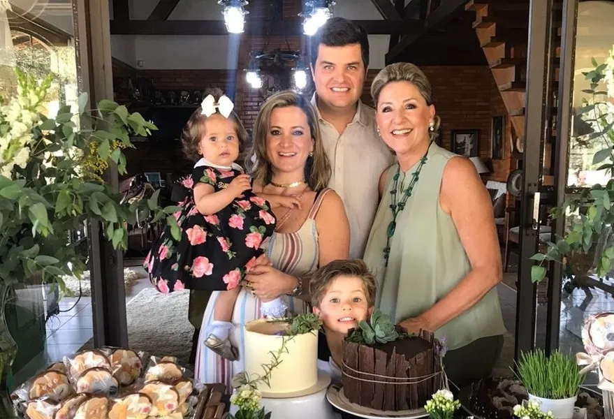 Ísis Matras Milléo de Oliveira, Maytê  Mattar Milleo , Thiago Bertuol de Oliveira, Indianara Milléo e Cesar Neto
