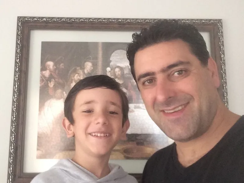 BRINDE A VIDA - O advogado Ipuran Cury foi muito cumprimentado pela passagem de aniversário na última segunda-feira (14). Da coluna RC os votos de prosperidade e sucesso. 

